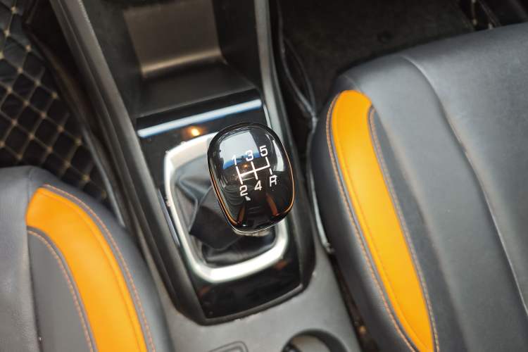 Used Baojun 310 2016 1.2L Manual Luxury Model Gear Lever