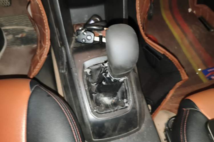 Used Baojun 310 2016 1.2L Manual Value Edition Gear Lever