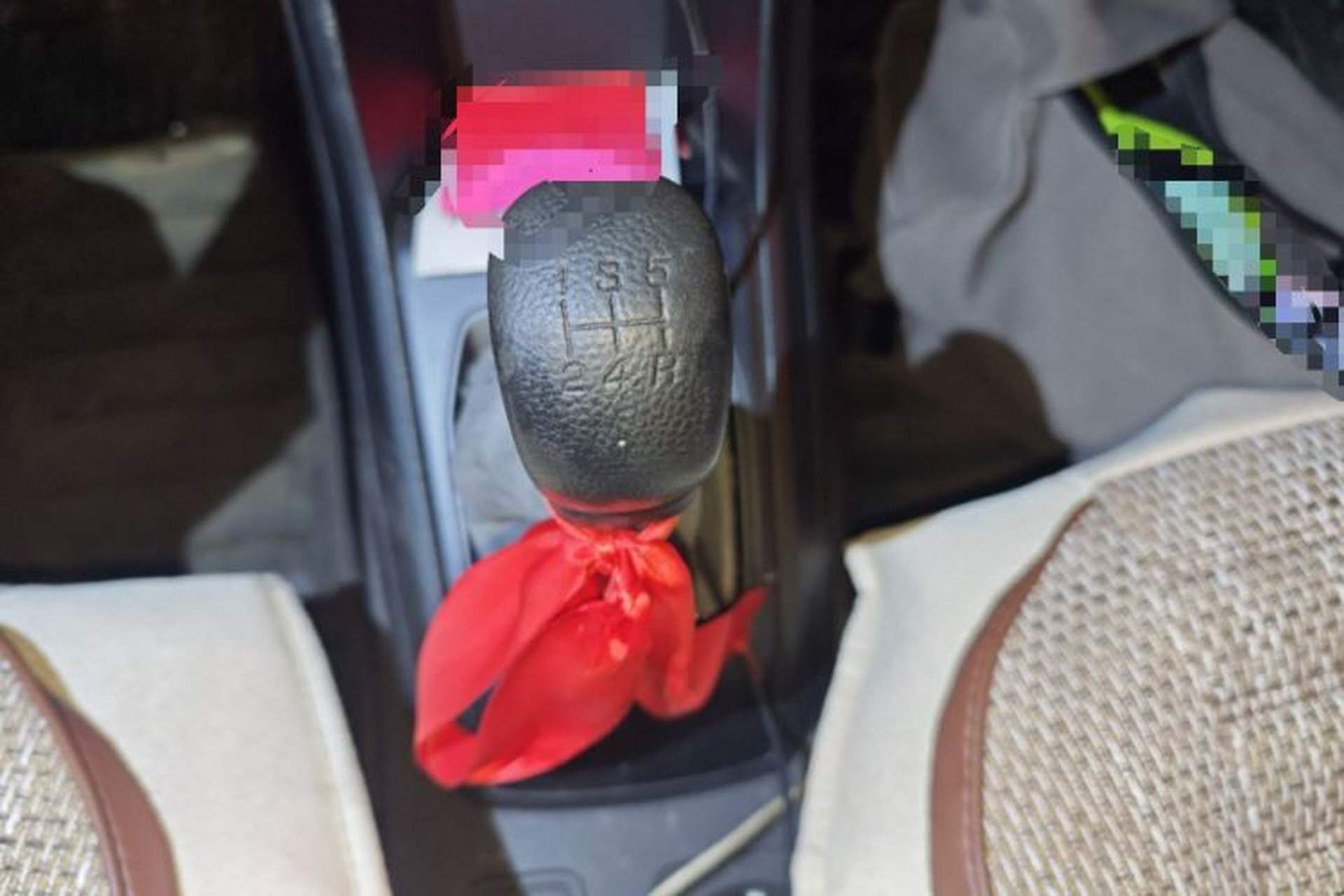 Used Baojun 310 2016 1.2L manual Comfort trim level Gear Lever