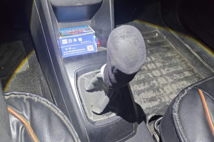 Used Baojun 310 2016 1.2L manual Comfort trim level Gear Lever