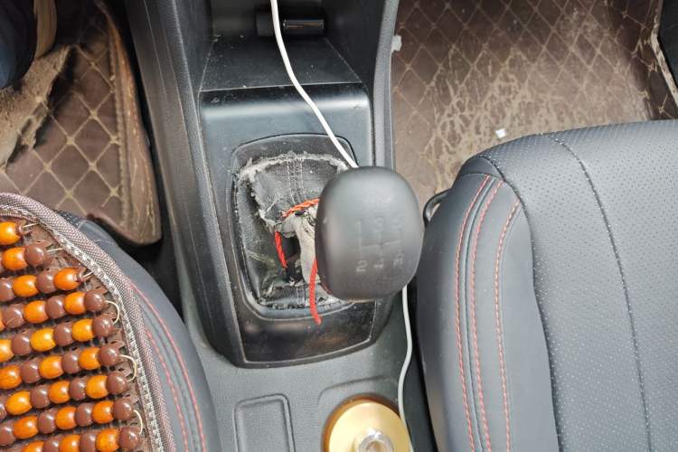 Used Baojun 310 2016 1.2L manual Comfort trim level Gear Lever
