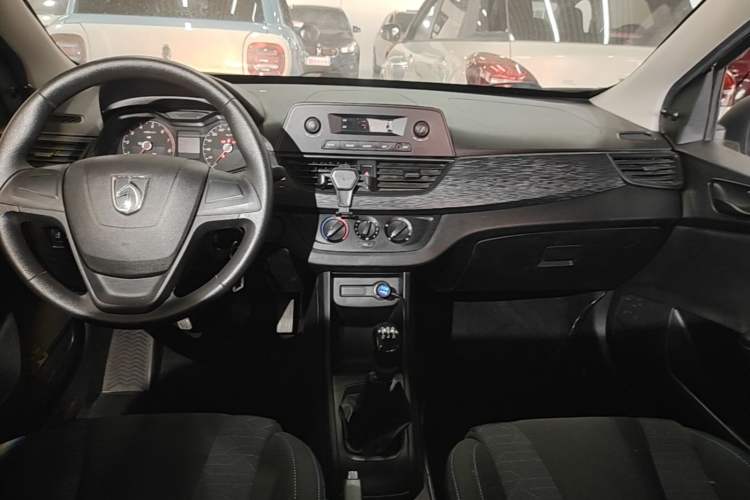Used Baojun 310 2016 1.2L Manual Value Edition Gear Lever