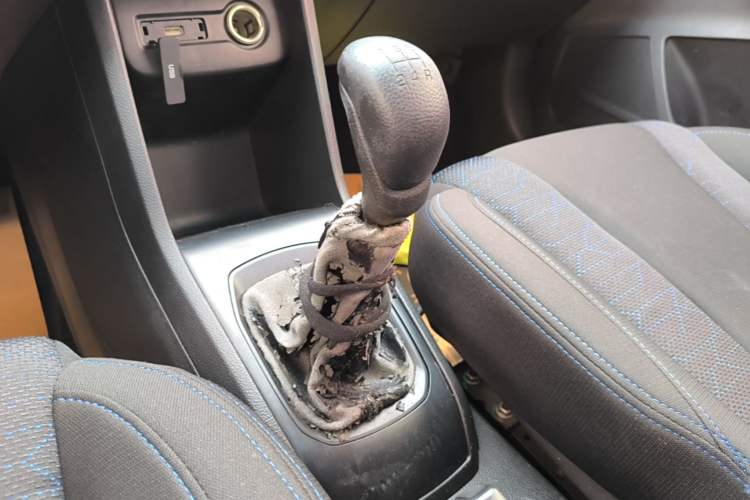 Used Baojun 310 2016 1.2L manual Comfort trim level Gear Lever