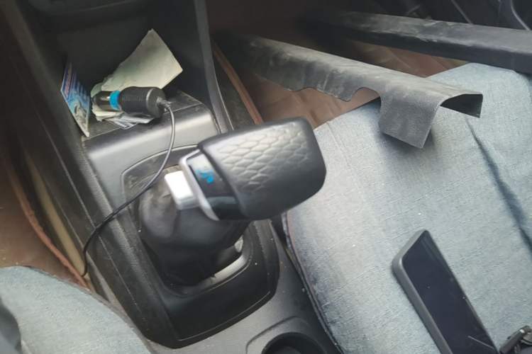 Used Baojun 310 2016 1.2L manual Comfort trim level Gear Lever