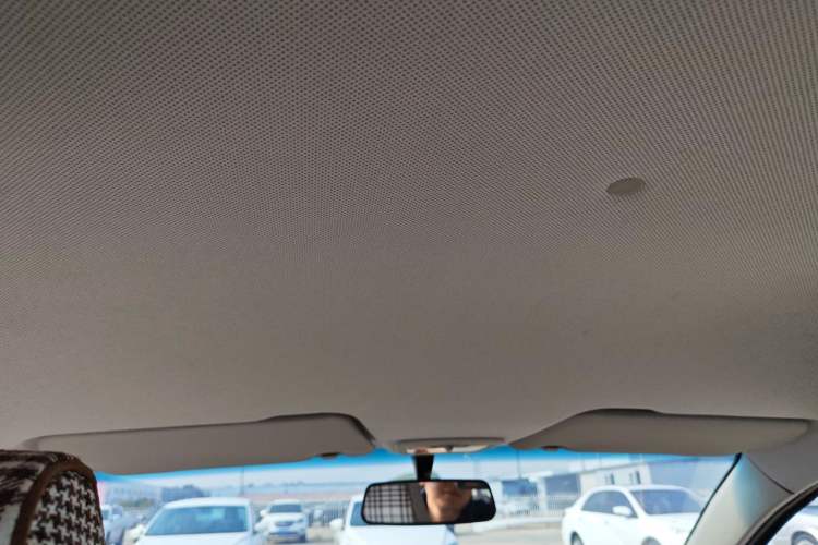 Used Baojun 310 2016 1.2L manual Comfort trim level Headliner