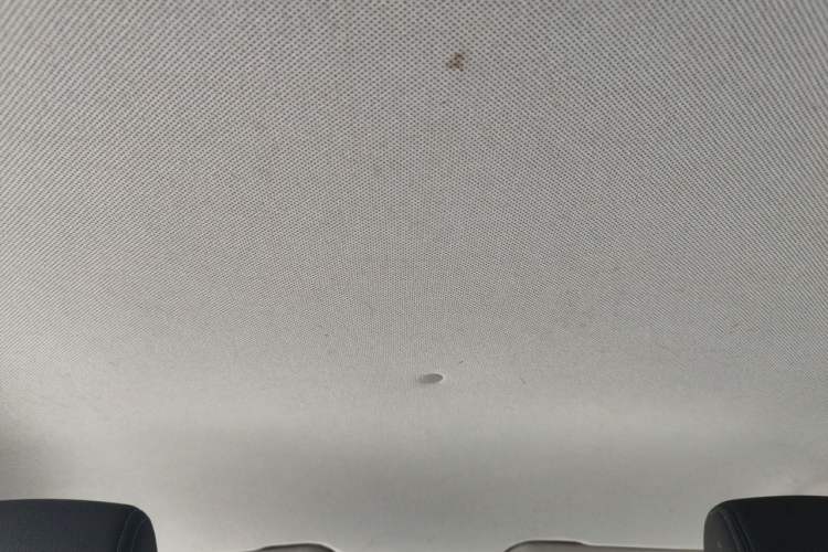 Used Baojun 310 2016 1.2L manual Comfort trim level Headliner
