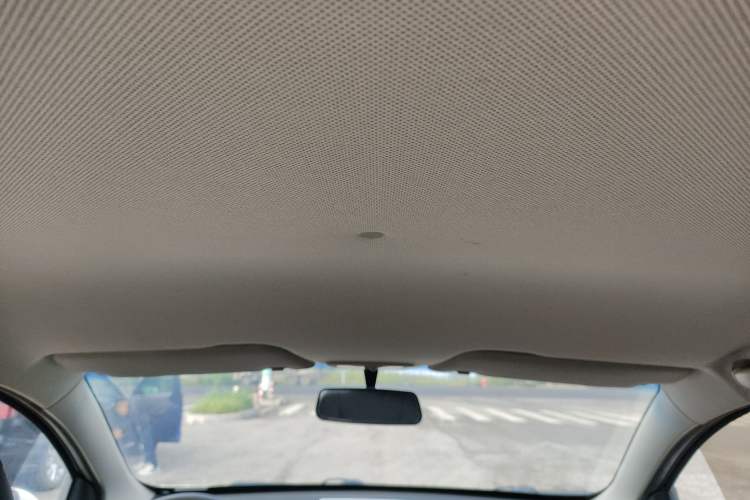 Used Baojun 310 2016 1.2L manual Comfort trim level Headliner