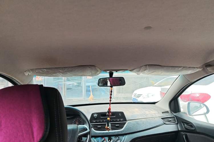 Used Baojun 310 2016 1.2L manual Comfort trim level Headliner