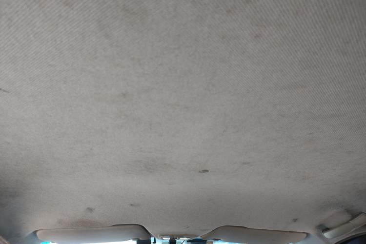 Used Baojun 310 2016 1.2L manual Comfort trim level Headliner