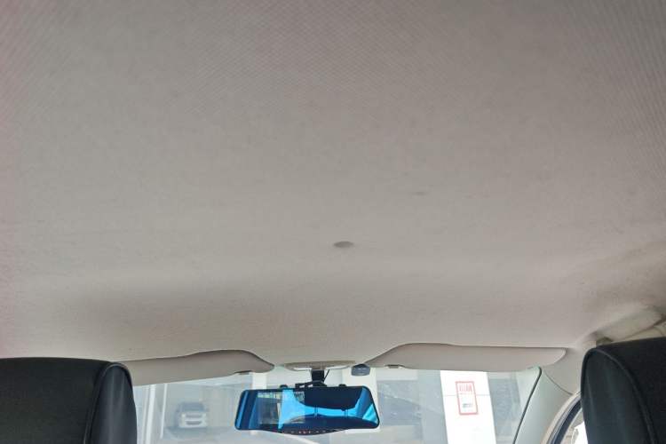 Used Baojun 310 2016 1.2L manual Comfort trim level Headliner