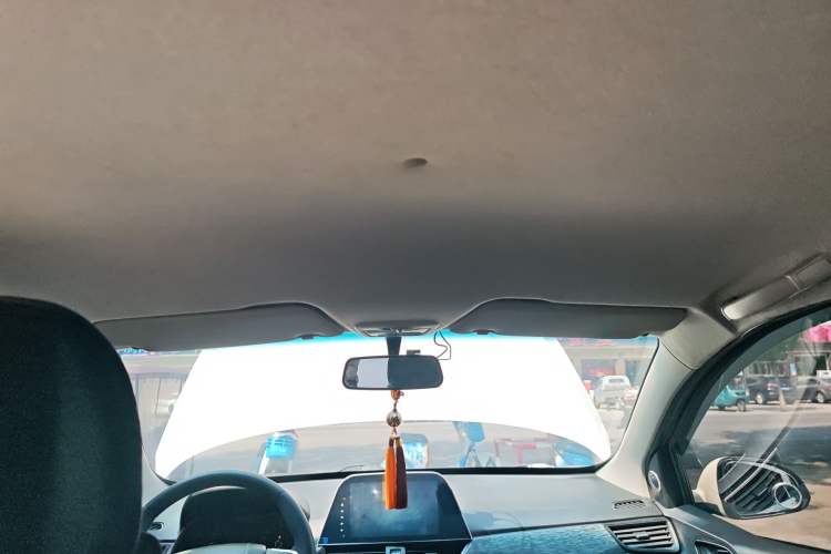 Used Baojun 310 2016 1.2L manual Comfort trim level Headliner