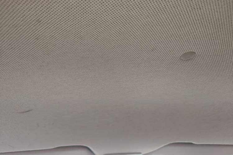 Used Baojun 310 2016 1.2L manual Comfort trim level Headliner