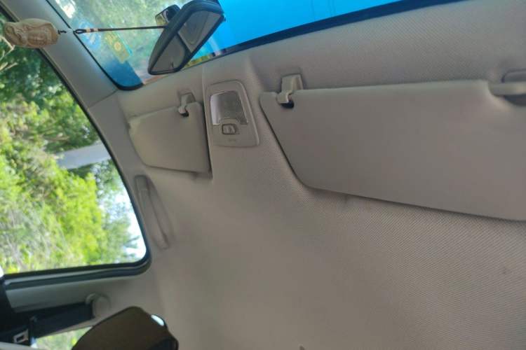 Used Baojun 310 2016 1.2L manual Comfort trim level Headliner