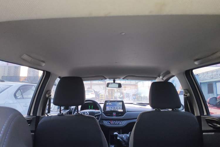 Used Baojun 310 2016 1.2L manual Comfort trim level Headliner