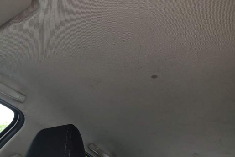 Used Baojun 310 2016 1.2L manual Comfort trim level Headliner