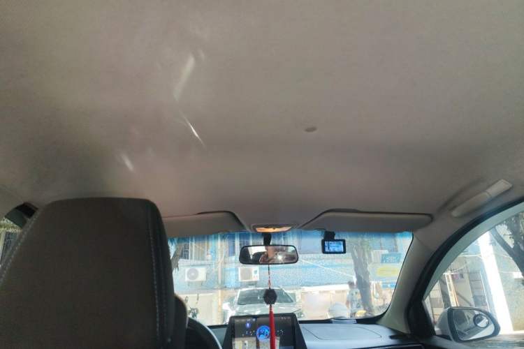 Used Baojun 310 2016 1.2L manual Comfort trim level Headliner