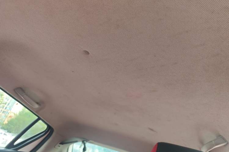 Used Baojun 310 2016 1.2L manual Comfort trim level Headliner