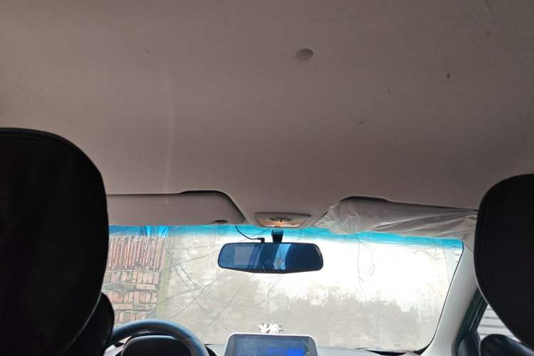 Used Baojun 310 2016 1.2L manual Comfort trim level Headliner