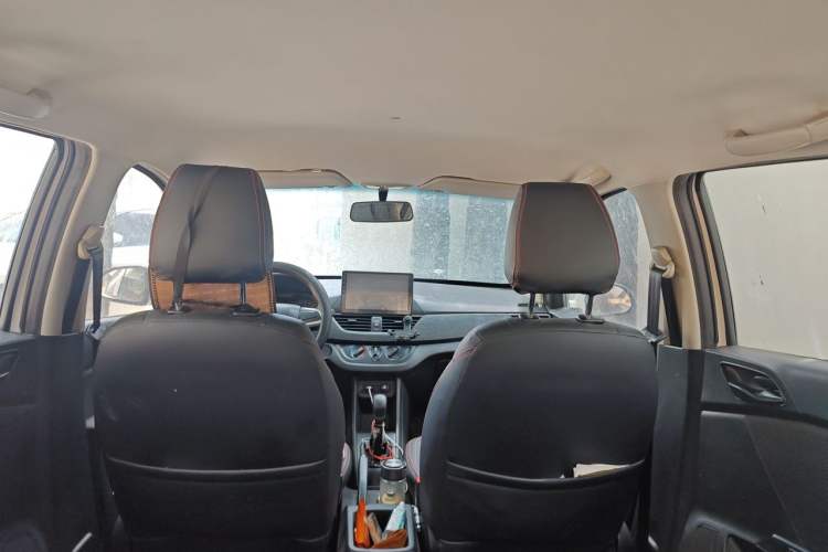 Used Baojun 310 2016 1.2L manual Comfort trim level Headliner