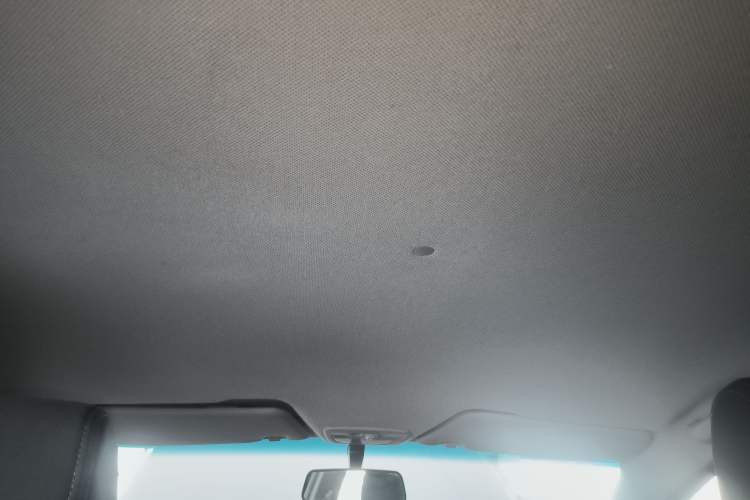 Used Baojun 310 2016 1.2L manual Comfort trim level Headliner