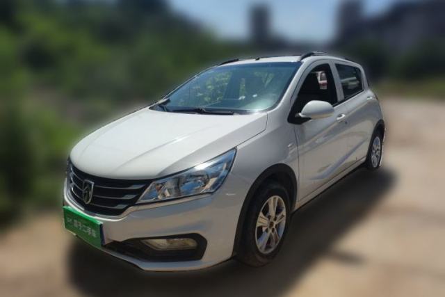 Used Baojun 310 2016 1.2L manual Comfort trim level