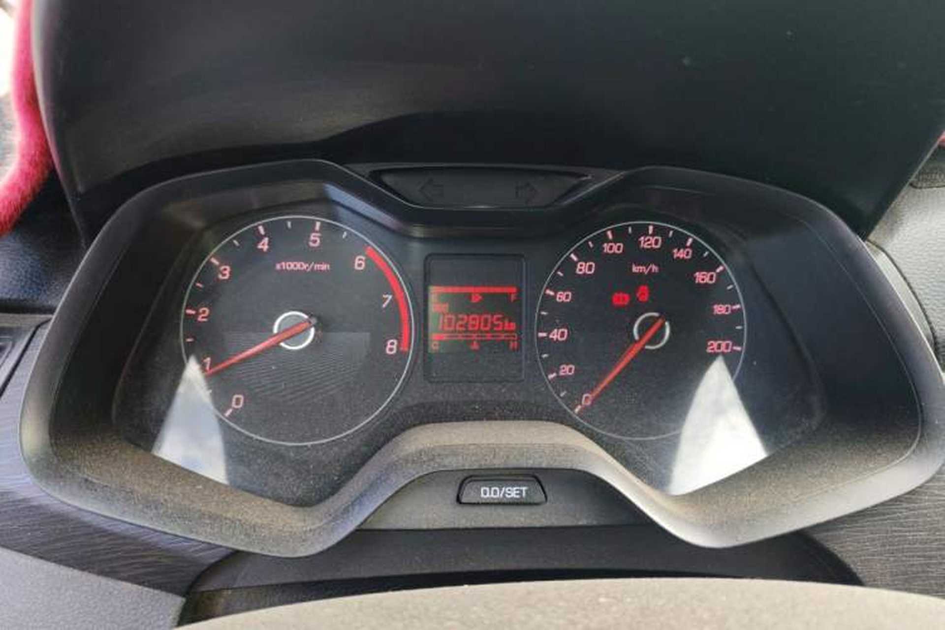 Used Baojun 310 2016 1.2L manual Comfort trim level Instrument Cluster