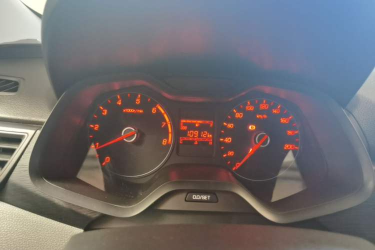 Used Baojun 310 2016 1.2L manual Comfort trim level Instrument Cluster