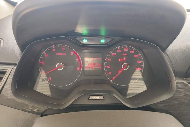 Used Baojun 310 2016 1.2L manual Comfort trim level Instrument Cluster