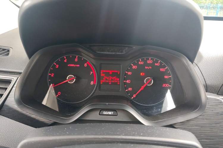 Used Baojun 310 2016 1.2L manual Comfort trim level Instrument Cluster