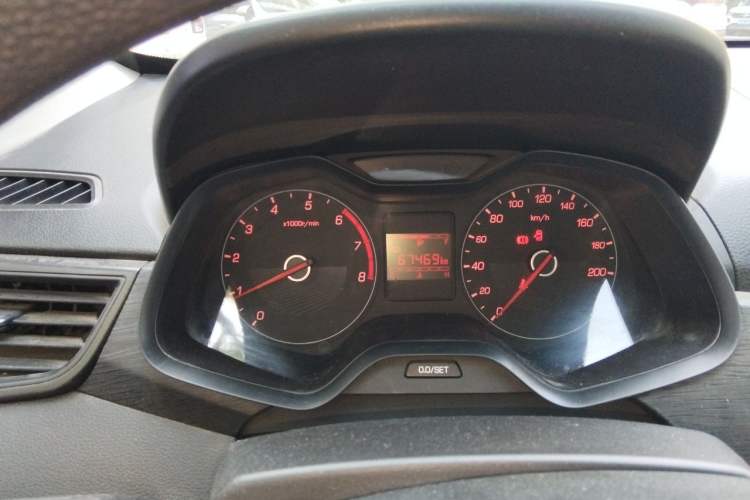 Used Baojun 310 2016 1.2L manual Comfort trim level Instrument Cluster