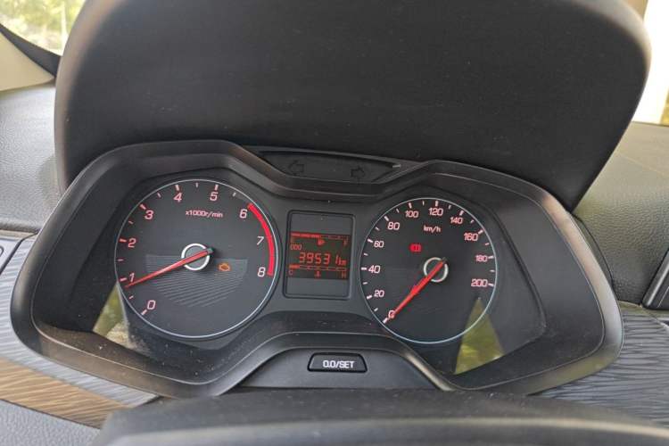 Used Baojun 310 2016 1.2L manual Comfort trim level Instrument Cluster