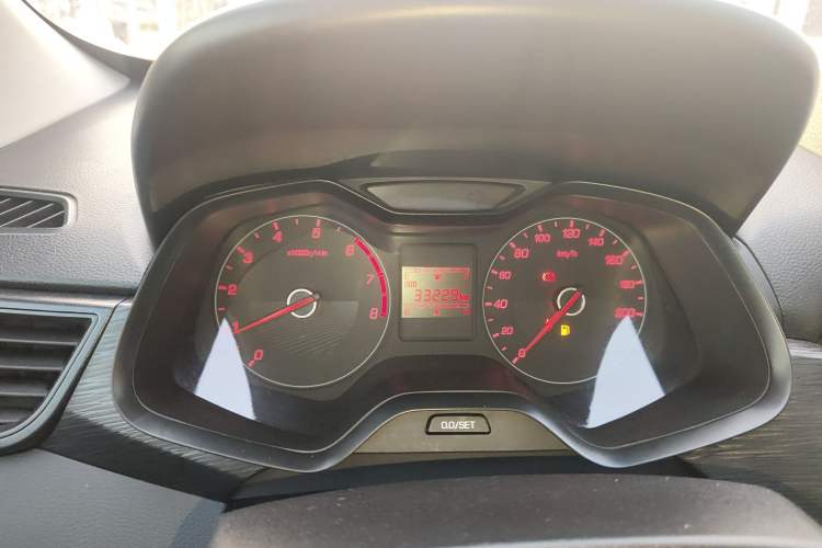 Used Baojun 310 2016 1.2L manual Comfort trim level Instrument Cluster