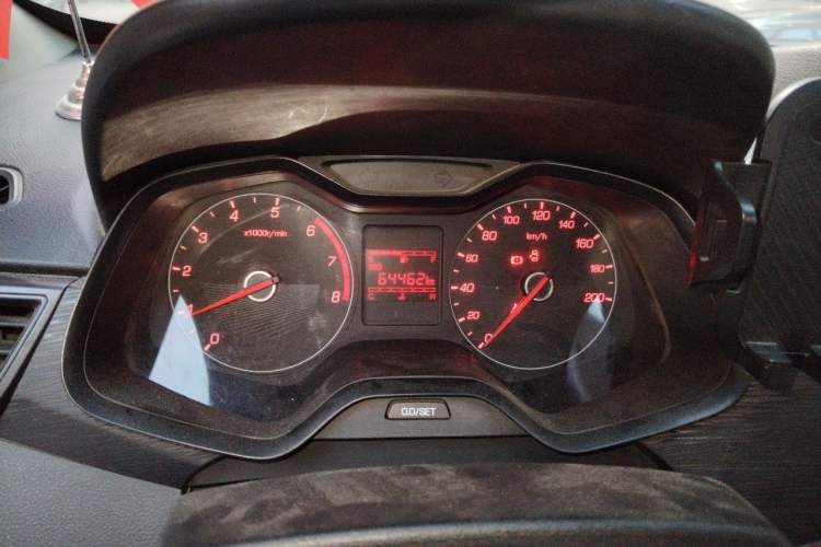 Used Baojun 310 2016 1.2L manual Comfort trim level Instrument Cluster