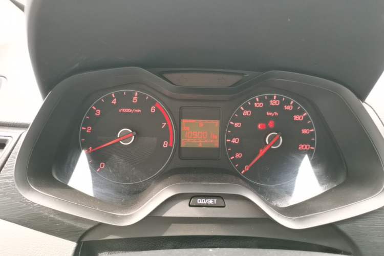 Used Baojun 310 2016 1.2L manual Comfort trim level Instrument Cluster