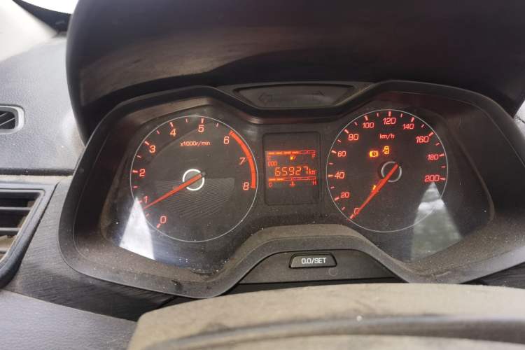 Used Baojun 310 2016 1.2L manual Comfort trim level Instrument Cluster