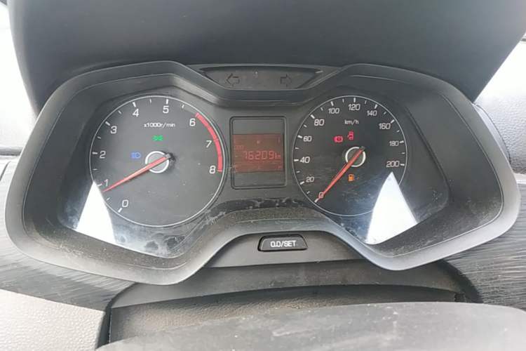 Used Baojun 310 2016 1.2L manual Comfort trim level Instrument Cluster