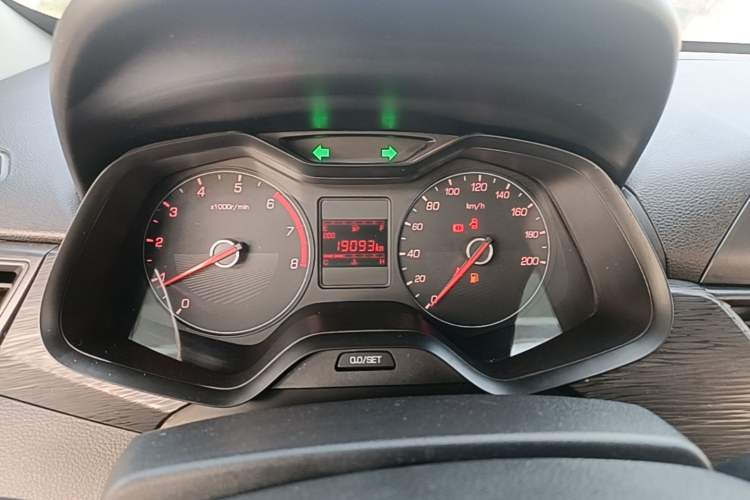 Used Baojun 310 2016 1.2L manual Comfort trim level Instrument Cluster