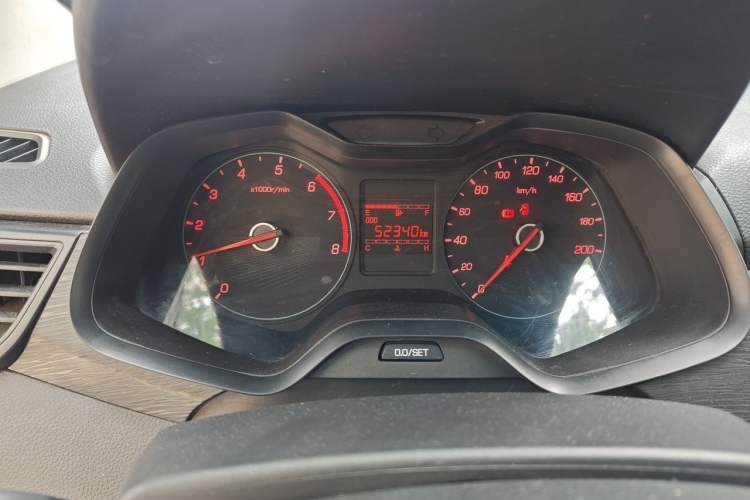 Used Baojun 310 2016 1.2L manual Comfort trim level Instrument Cluster
