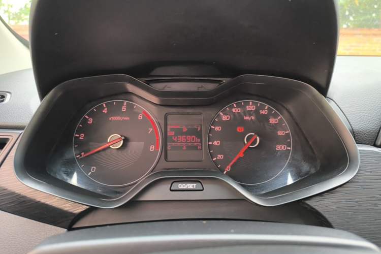 Used Baojun 310 2016 1.2L manual Comfort trim level Instrument Cluster