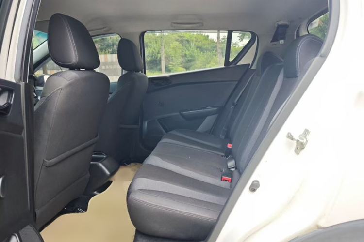 Used Baojun 310 2016 1.2L Manual Value Edition Interior 1