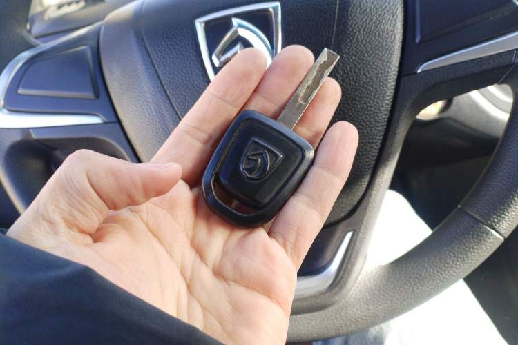Used Baojun 310 2016 1.2L manual Comfort trim level Interior 1
