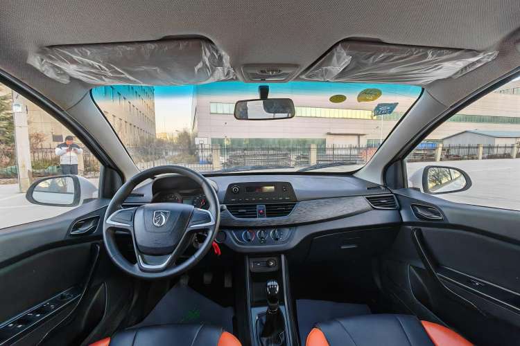 Used Baojun 310 2016 1.2L manual Comfort trim level Interior 1