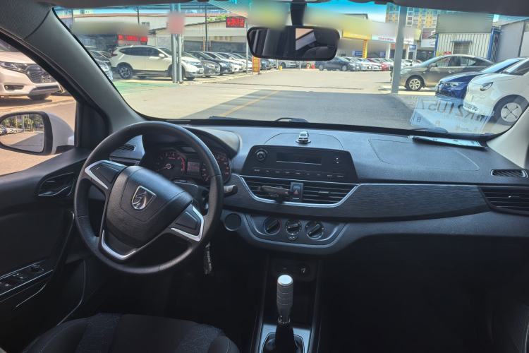 Used Baojun 310 2016 1.2L manual Comfort trim level Interior 1