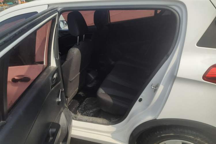 Used Baojun 310 2016 1.2L Manual Value Edition Interior 1