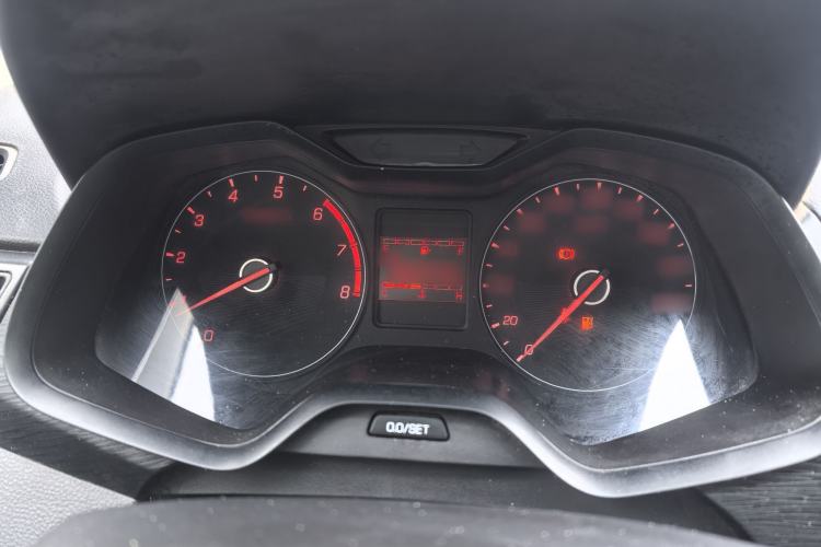 Used Baojun 310 2016 1.2L manual Comfort trim level Interior 10