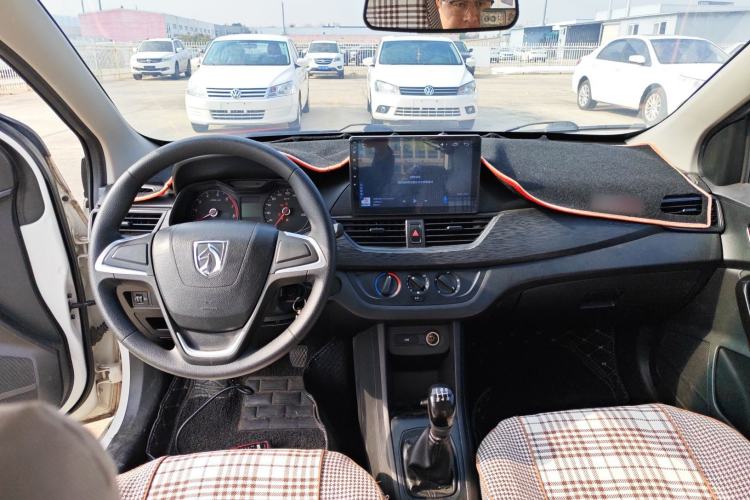 Used Baojun 310 2016 1.2L manual Comfort trim level Interior 2