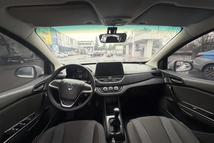 Used Baojun 310 2016 1.2L manual Comfort trim level Interior 2