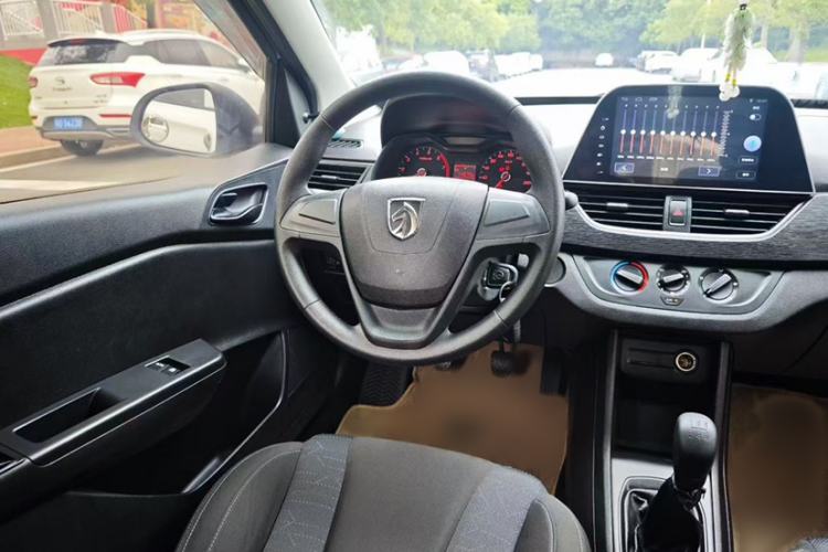 Used Baojun 310 2016 1.2L Manual Value Edition Interior 2