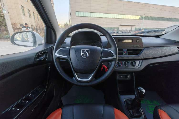 Used Baojun 310 2016 1.2L manual Comfort trim level Interior 2