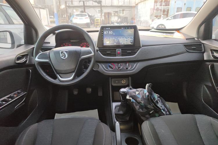 Used Baojun 310 2016 1.2L manual Comfort trim level Interior 2
